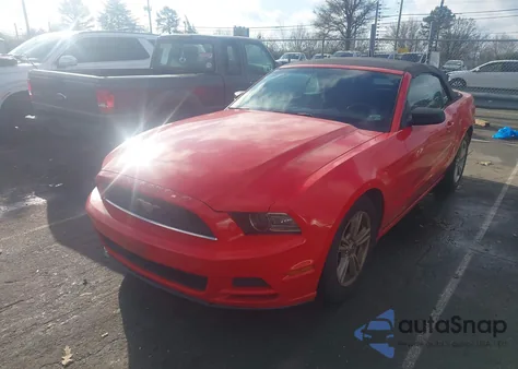 2014 Ford Mustang V6 из США, поврежденный, VIN 1ZVBP8EM9E5205953